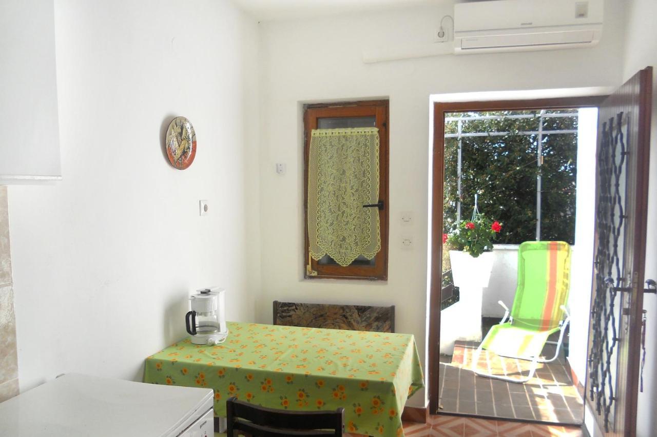Apartment Supetarska Draga - Donja 5030A Ngoại thất bức ảnh
